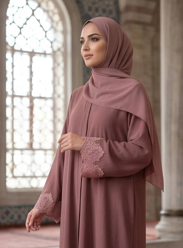 Inaya Abaya - close up fabric texture