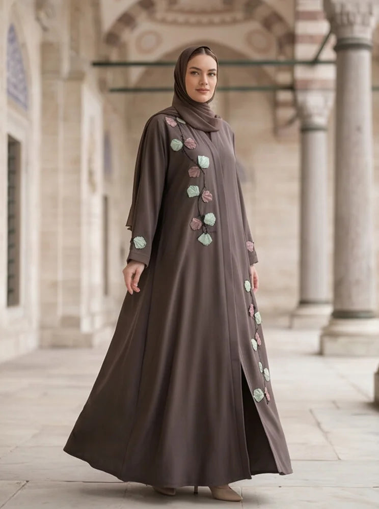 Afsaana Abaya - neckline and upper bodice detail