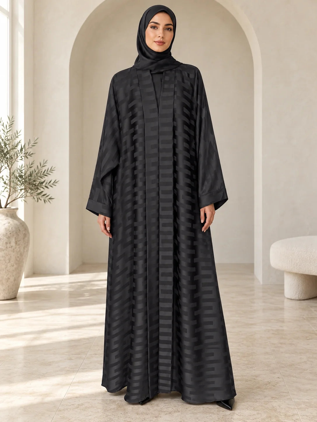 Anjum Abaya in Black