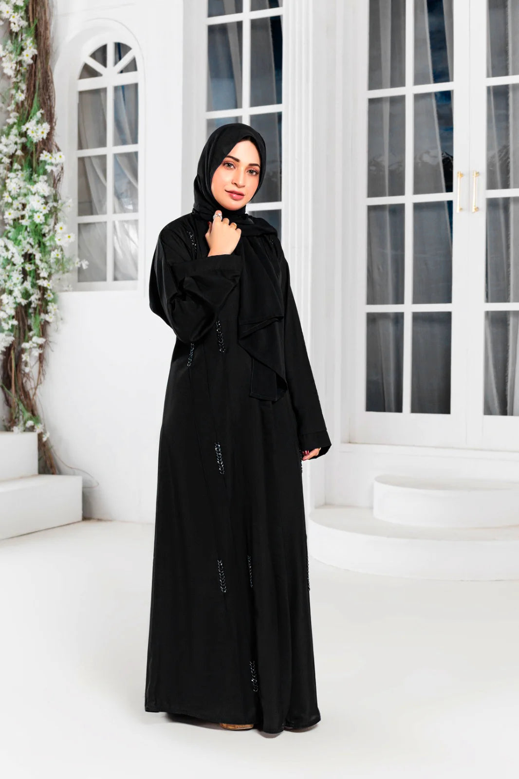Black Beads Abaya – 5 Reasons It’s a Must-Have Luxury