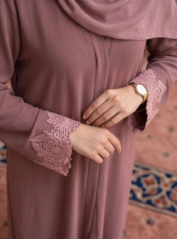 Inaya Abaya - neckline and upper bodice detail