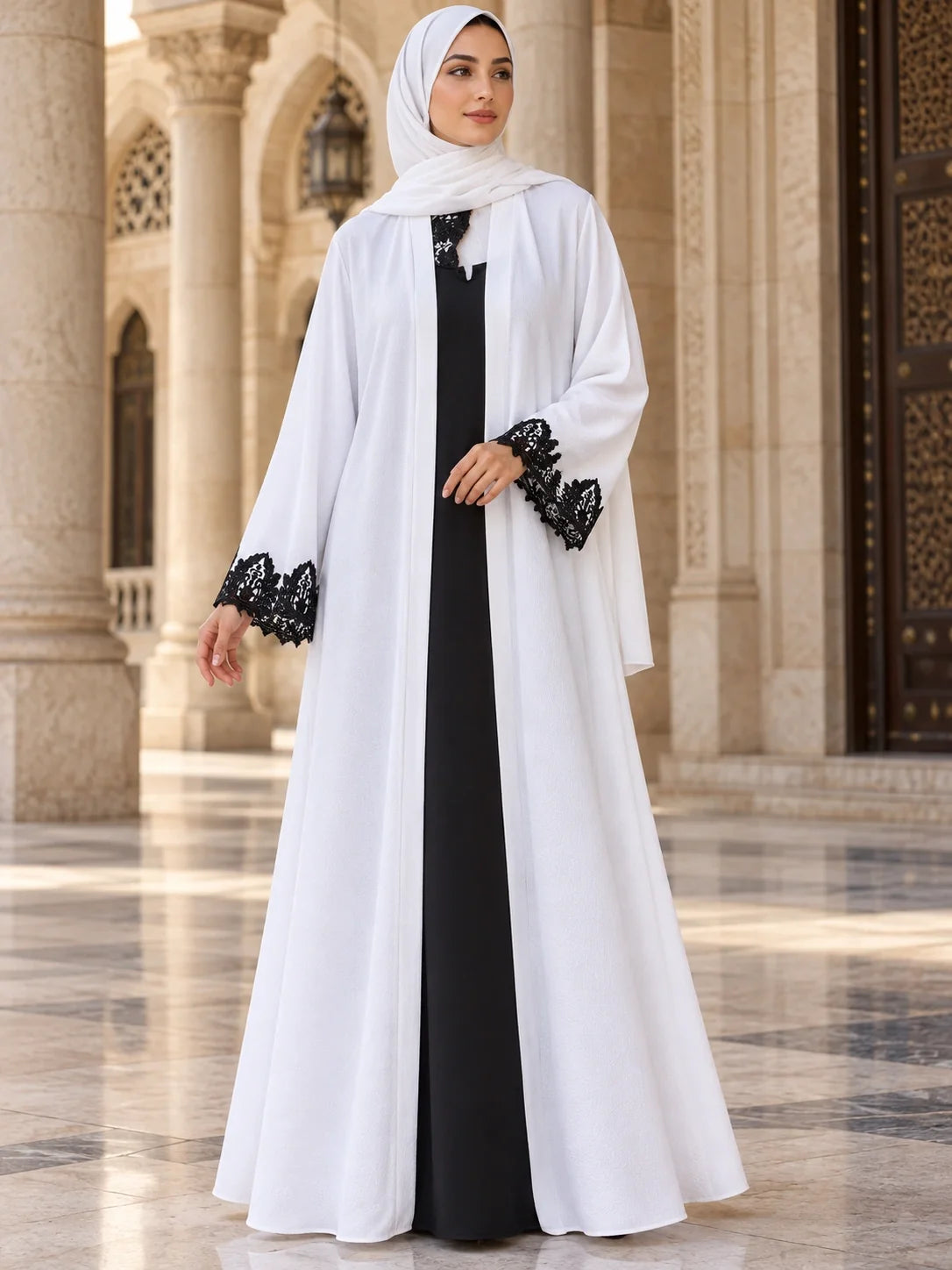 Qandeel Abaya in White / Black