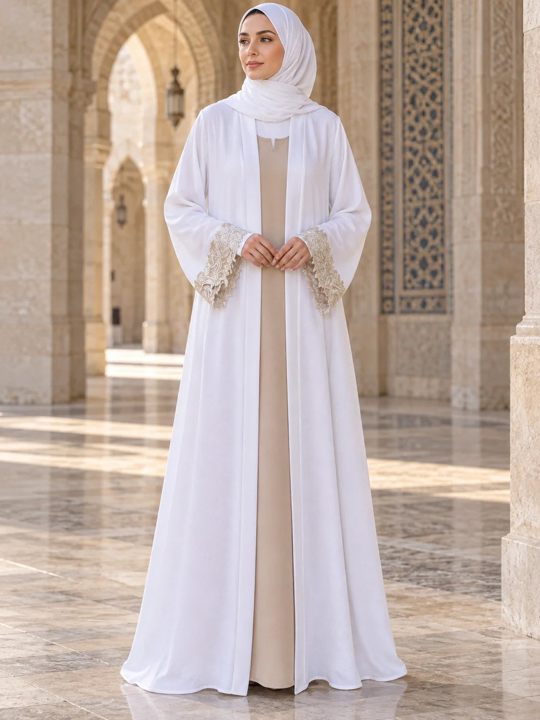Qandeel Abaya in White / Beige