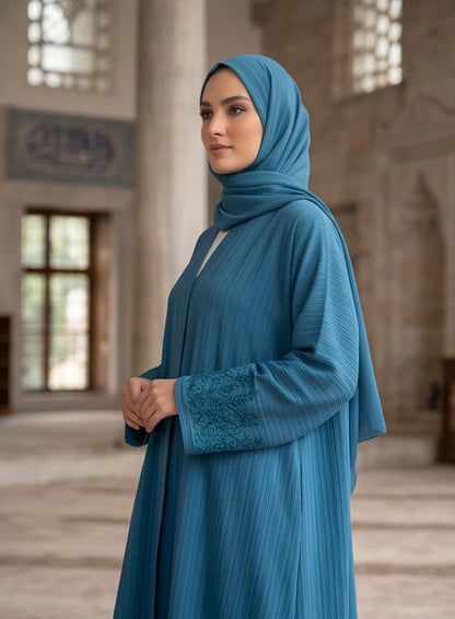 Rahma Abaya - full styling view