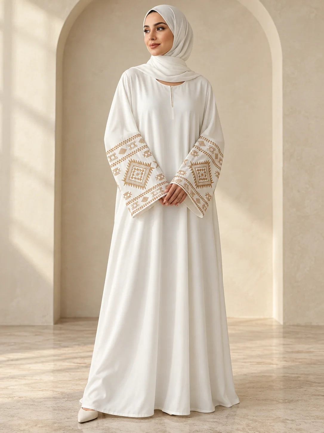 Rimaz Abaya in White / Beige