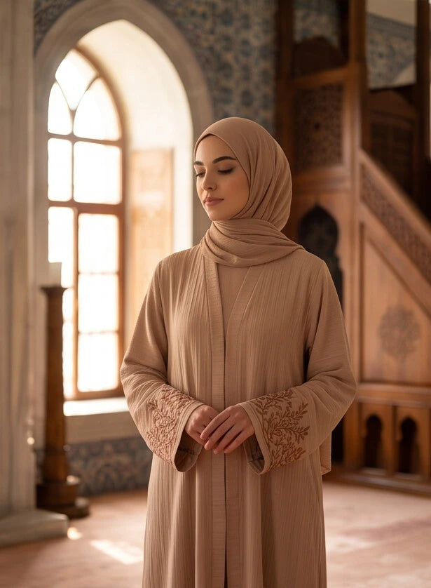 Sabr Abaya - full styling view