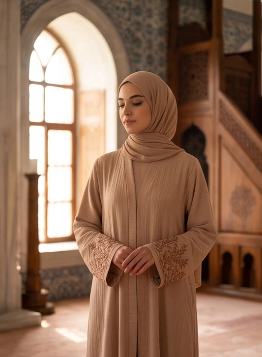 Sabr Abaya - full styling view