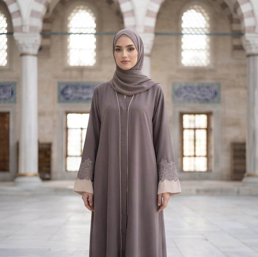 Sumayya Abaya - side view